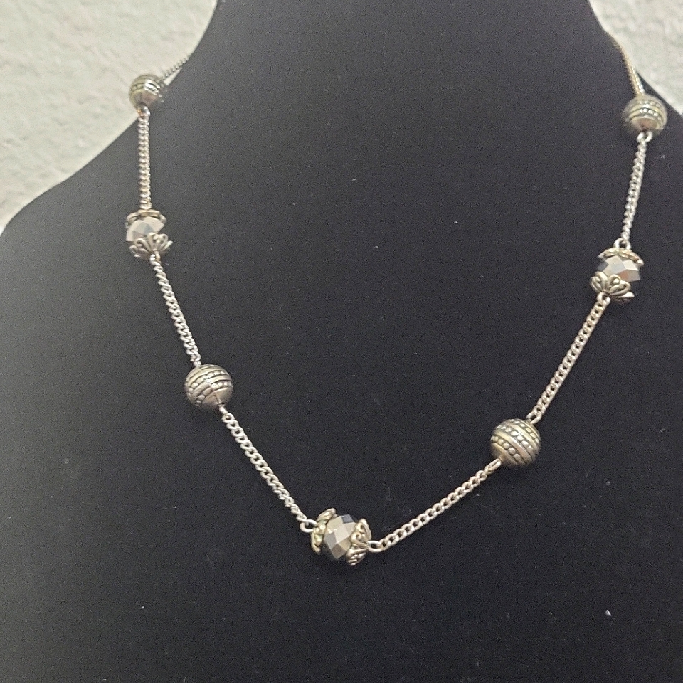 Rmn Necklace 8$